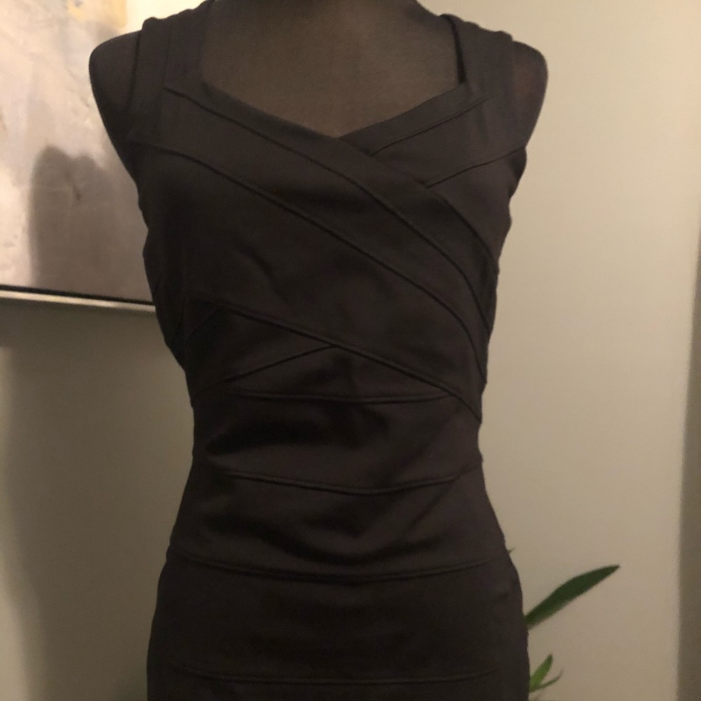 Sleeveless Black V-Neck Panel Detail Women's Top